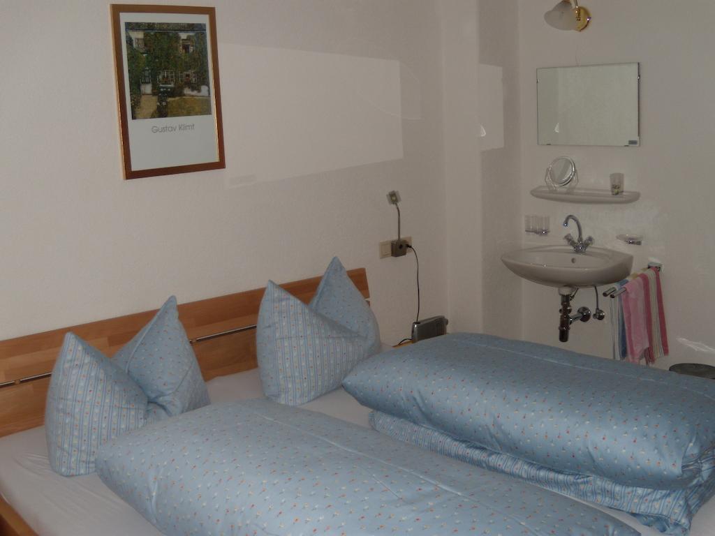 Ferienwohnung Rottensteiner Sybille inclusiv Sommercard Jerzens Zimmer foto